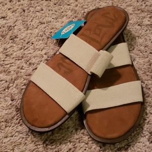 NWT Mad Love Tan Slide on Sandals. Size 8